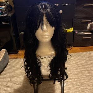 Black wig with bangs + lace part
